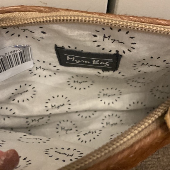 Cowhide wristlet - Picture 3 of 3